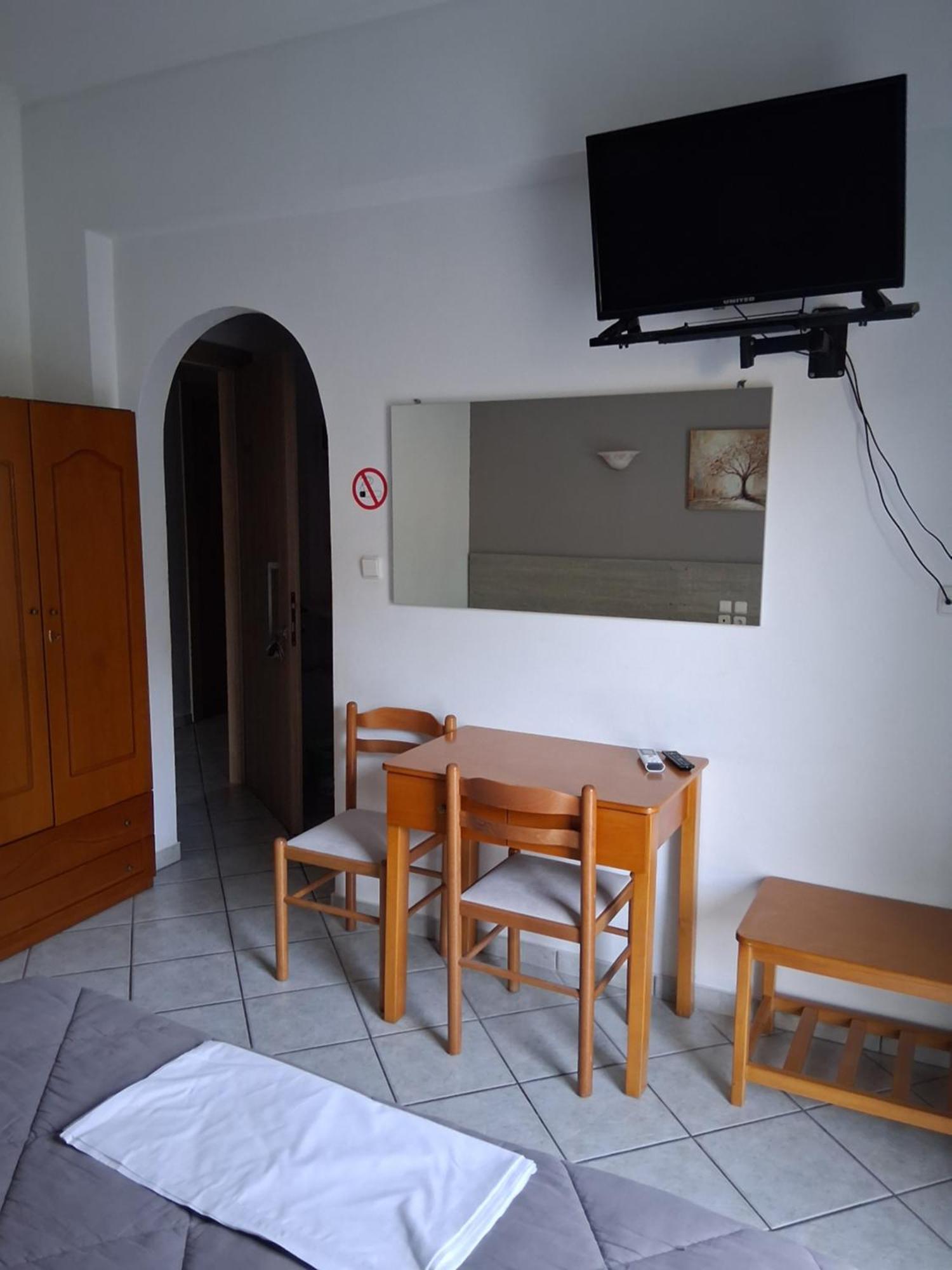 Aparthotel Alexandros Kamena Wurla Pokój zdjęcie